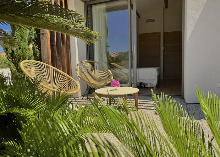 Oda ve Kahvaltı Villa Balao - Gay Guesthouse Men Only